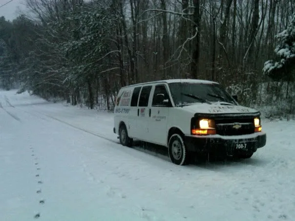A Rick's Lock & Key mobile unit answering a call during a Chattanooga snowstorm